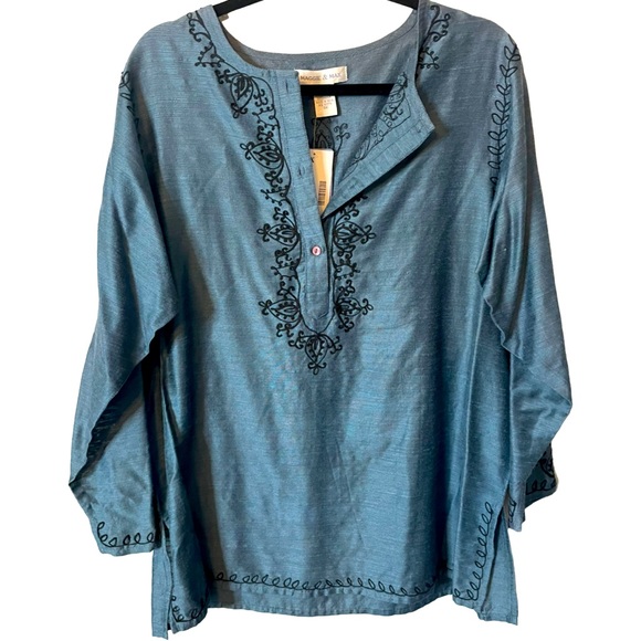 Maggie & Max Tops - NWT Maggie & Mat Blue Metallic Embroidered Top Size 0X